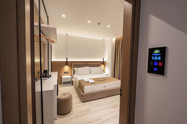 Room 74 of 244