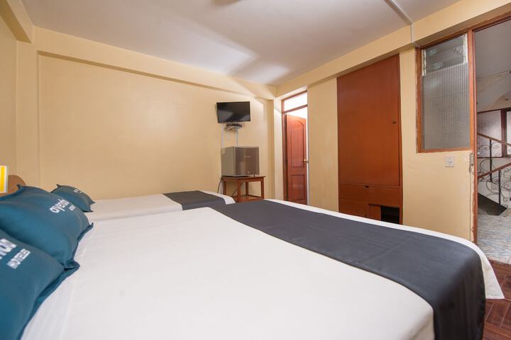 Room 13 of 38
