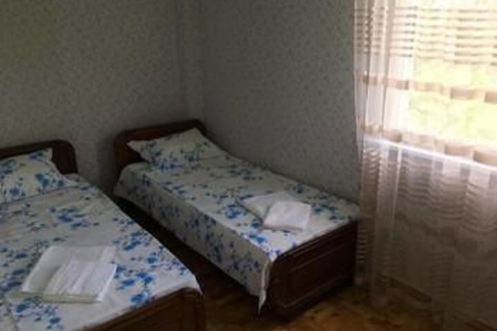 Room 11 of 27