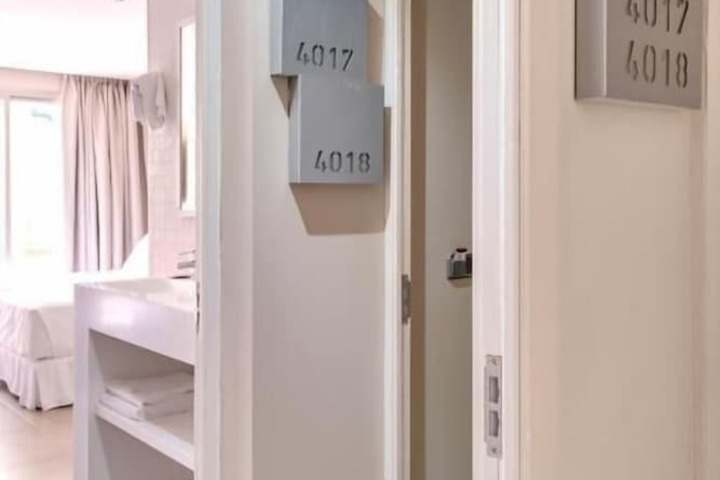 Room 15 of 82