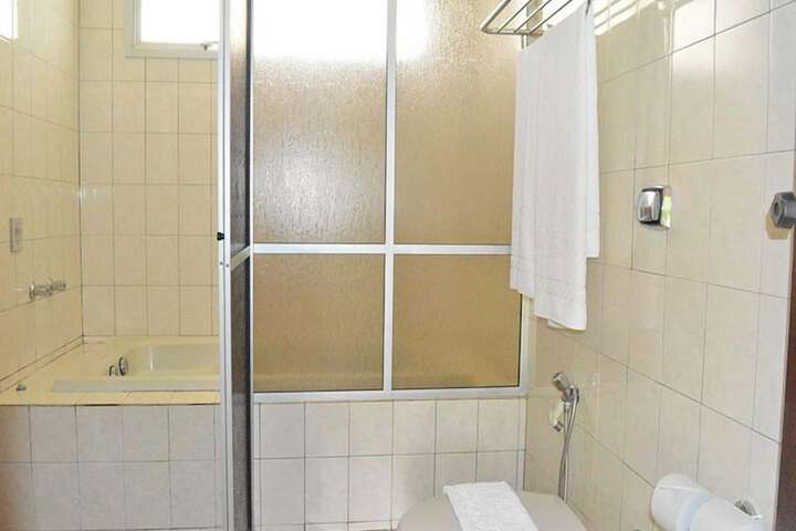Room 5 of 13