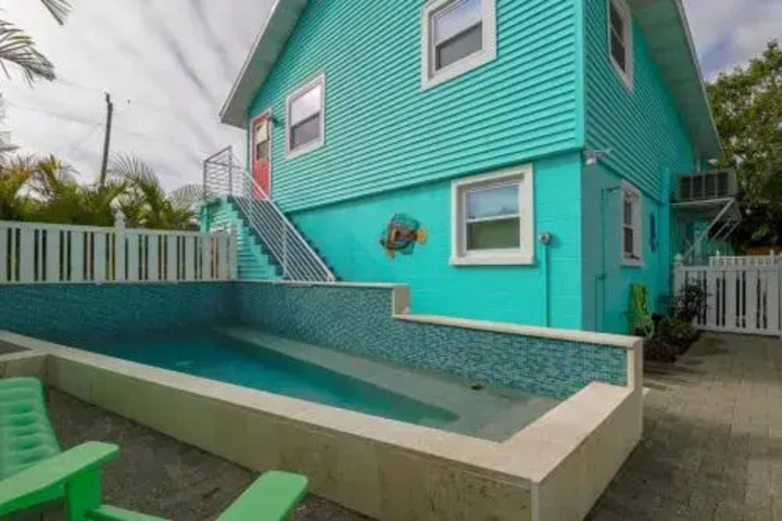 Pool 6 of 10