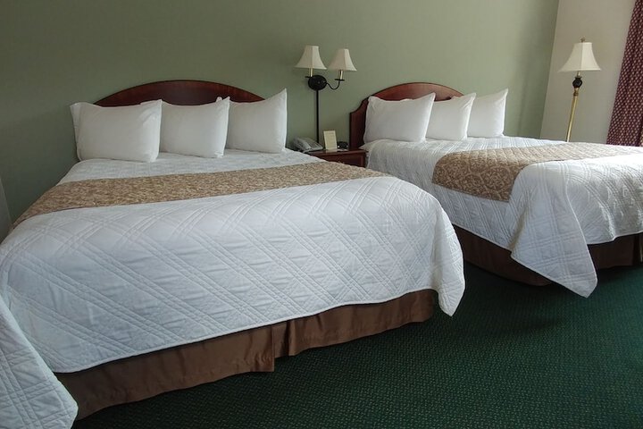 Room 4 of 18