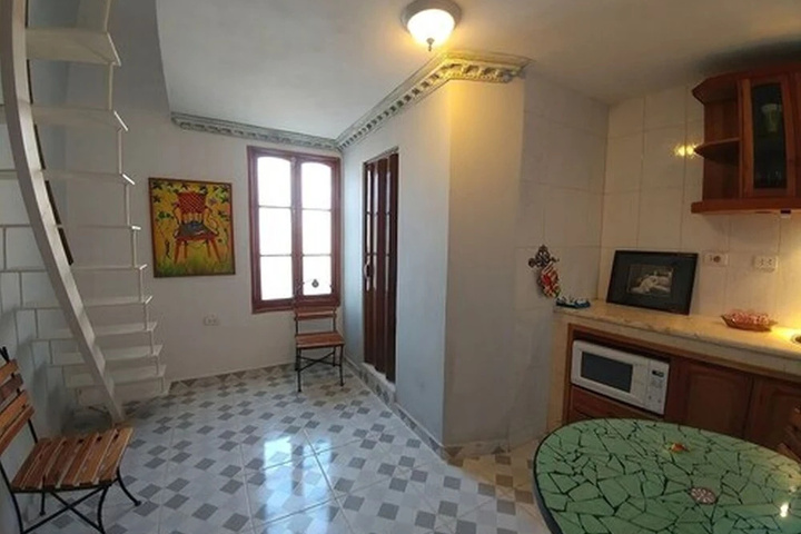 Room 12 of 20