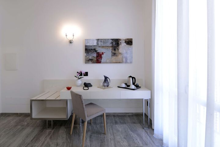 Room 10 of 31