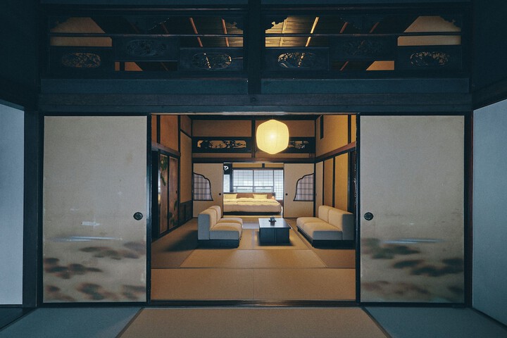 Room 32 of 79