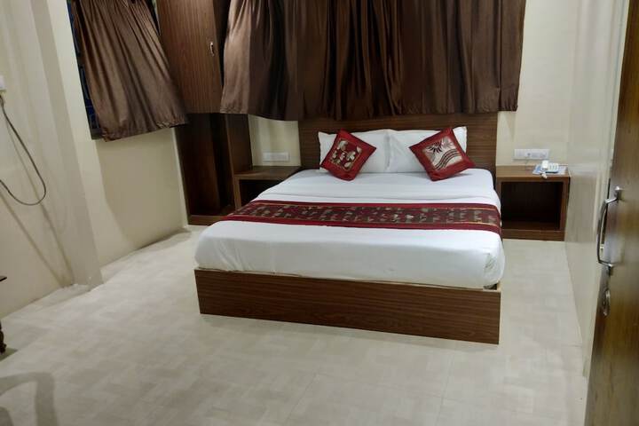 Room 12 of 19