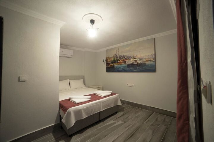 Room 13 of 24