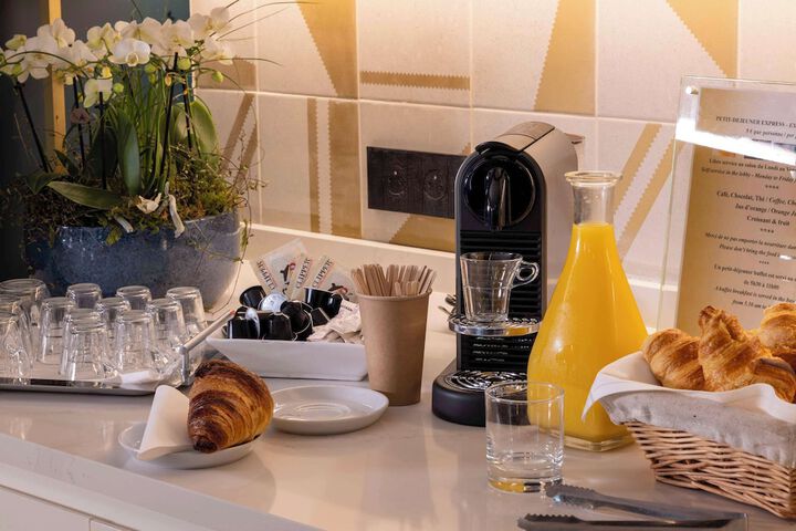 Breakfast/Coffee Service 92 of 103