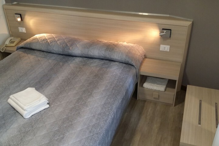 Room 26 of 61