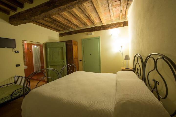 Room 4 of 30