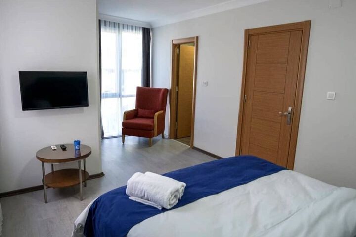 Room 2 of 2