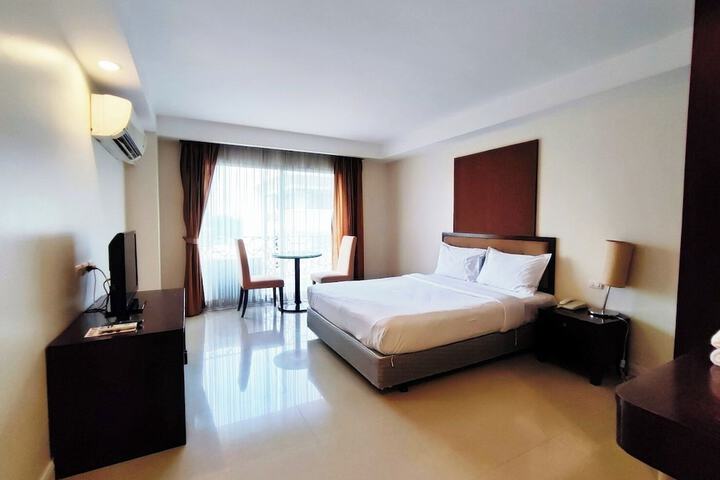 Room 37 of 59