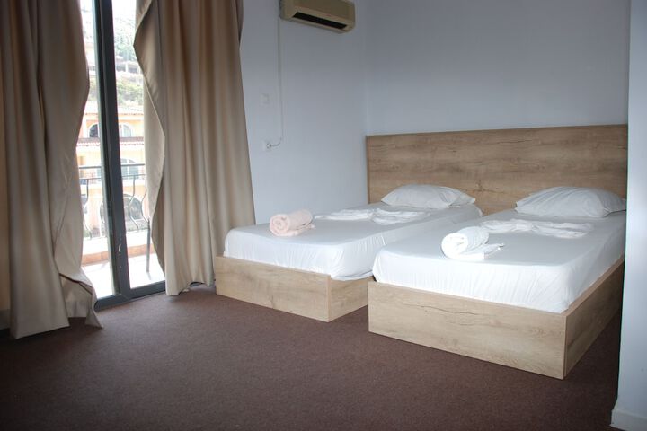Room 5 of 43