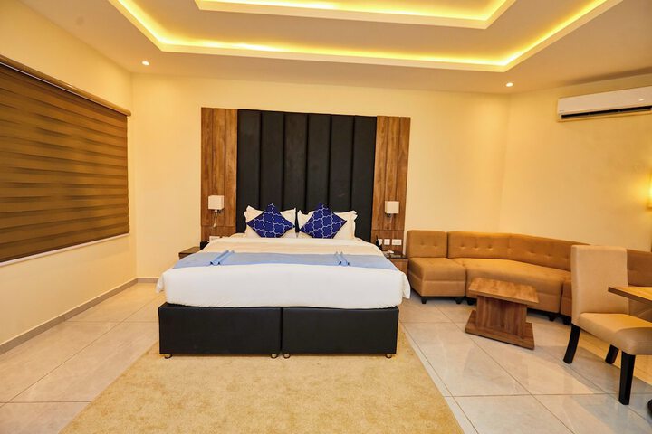 Room 13 of 41