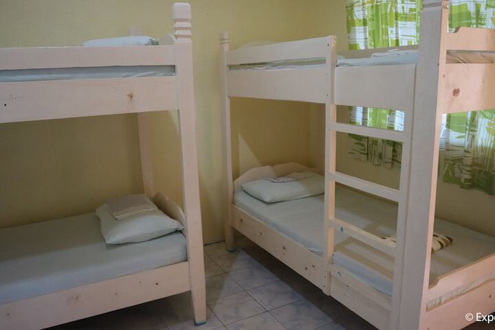 Room 13 of 38