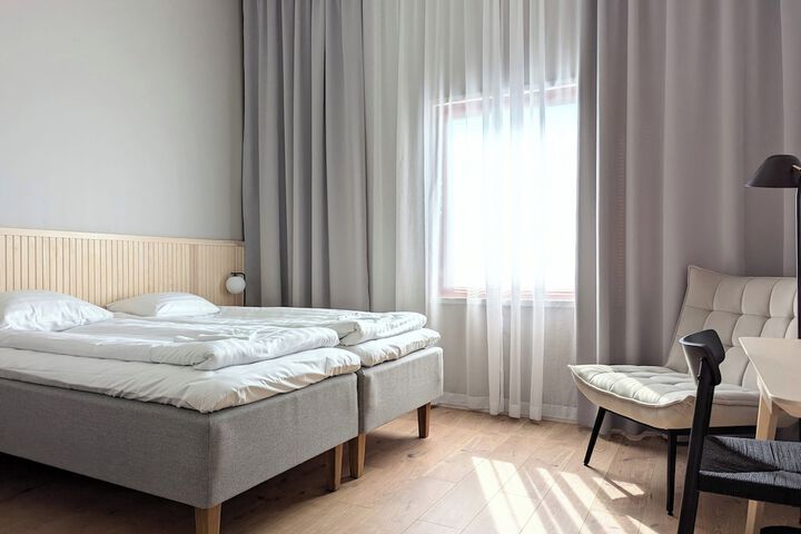 Room 8 of 24