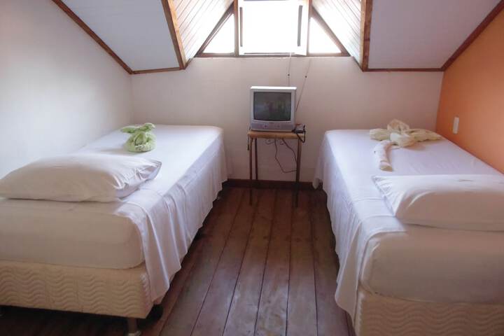 Room 13 of 40