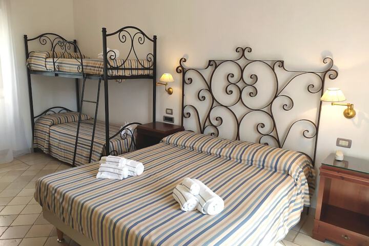 Room 15 of 52