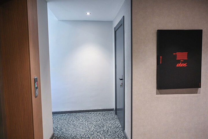 Ballroom/Hall 81 of 84
