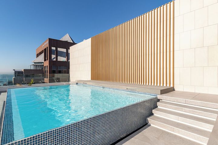 Pool 13 of 17