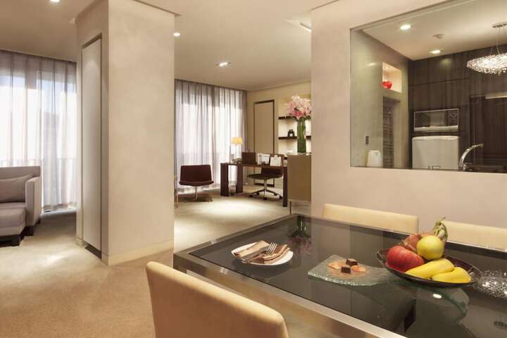 Room 10 of 27