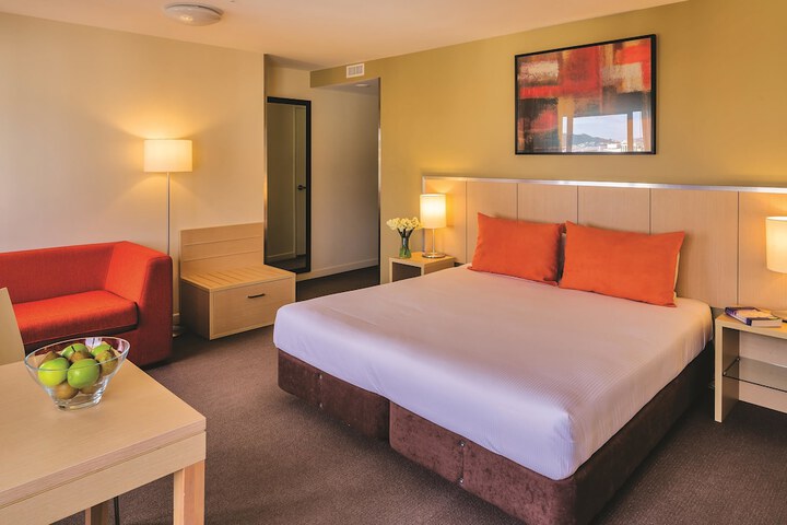 Room 6 of 27