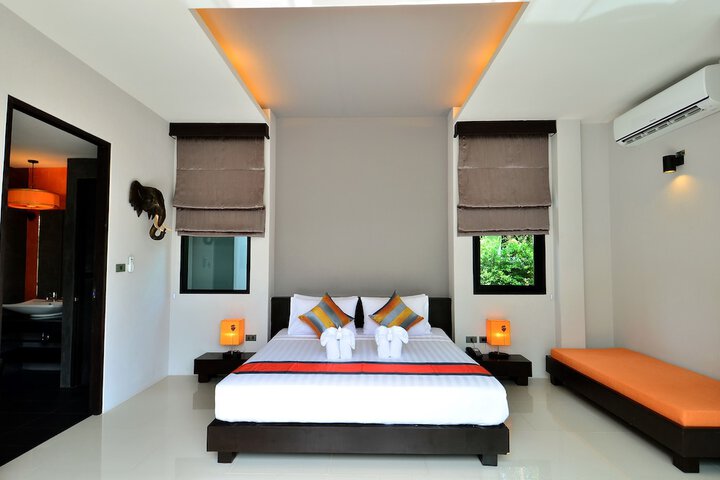 Room 42 of 146