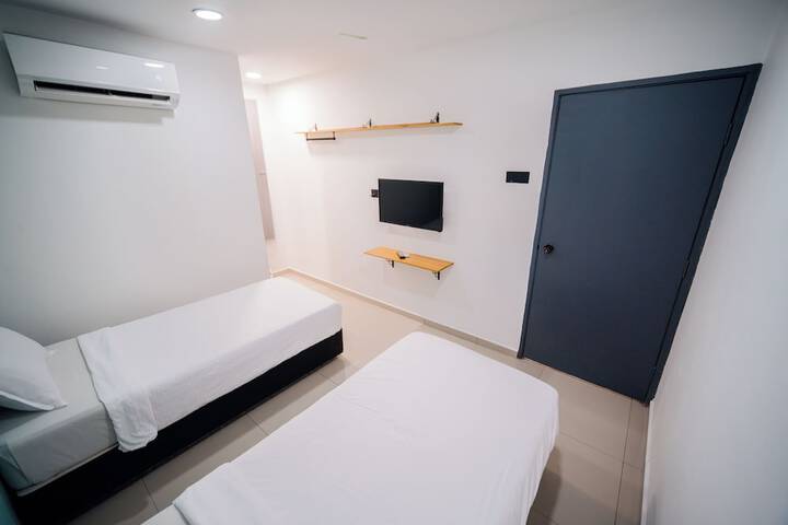 Room 14 of 35