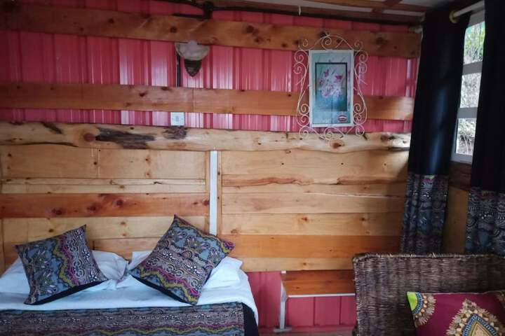 Room 14 of 25