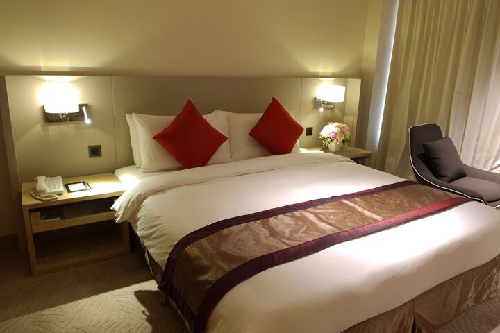 Room 8 of 44