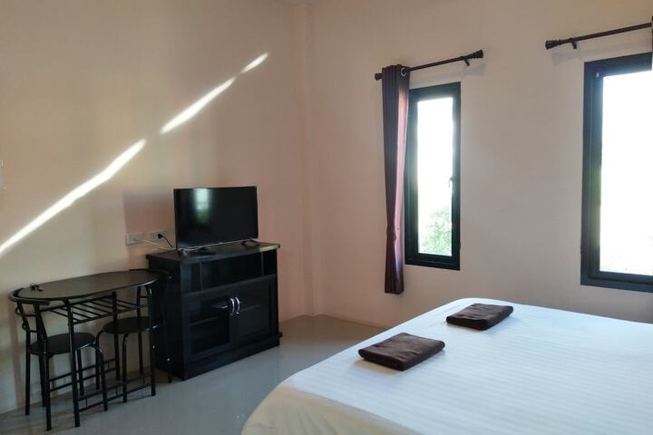 Room 13 of 16