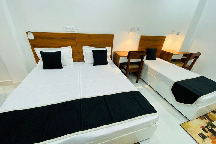 Room 9 of 75