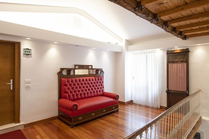 Room 10 of 25