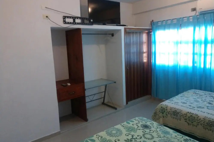 Room 5 of 18