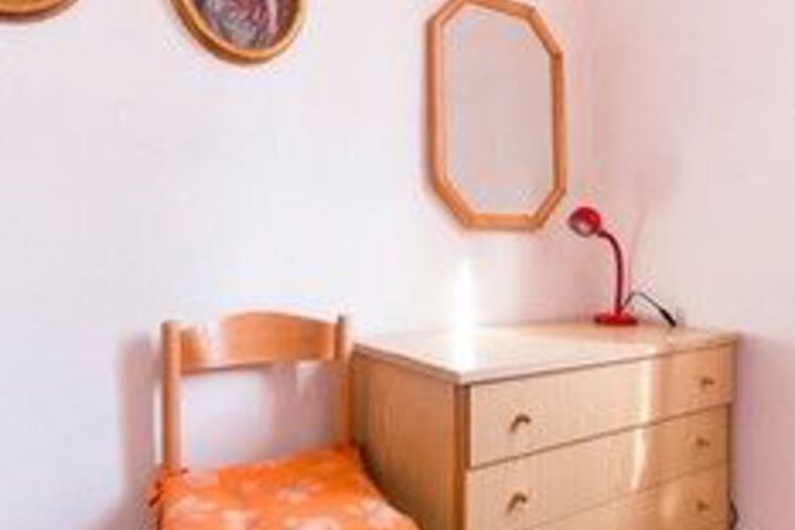 Room 10 of 20