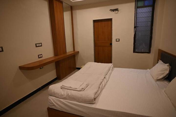 Room 8 of 36