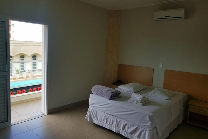 Room 13 of 38