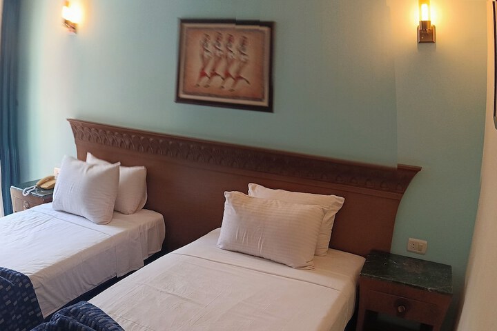Room 22 of 37