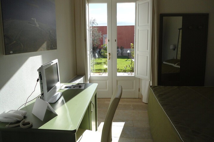 Room 14 of 37