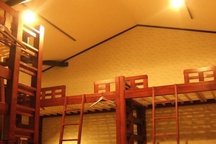 Room 4 of 30