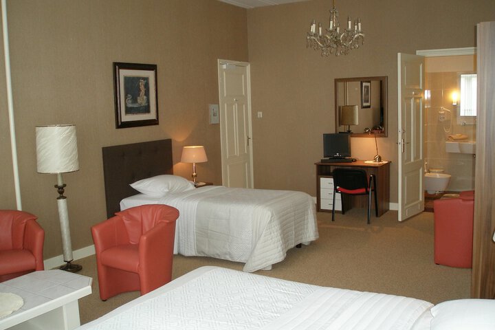 Room 4 of 24