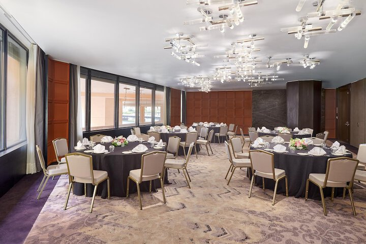 Ballroom/Hall 110 of 147