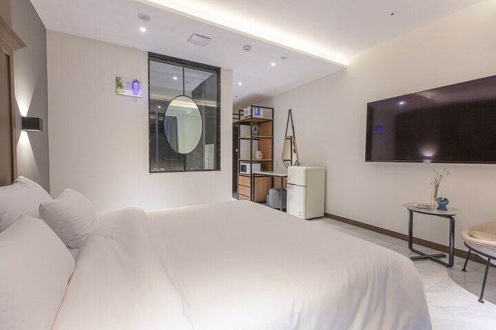 Room 32 of 110