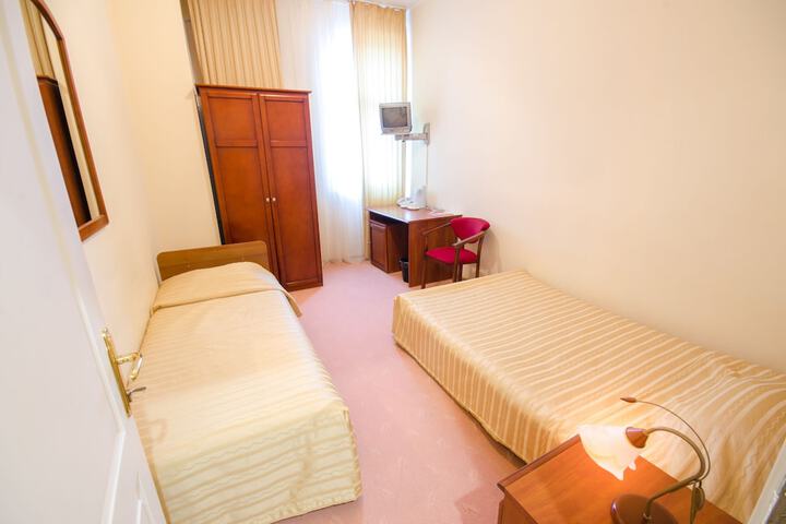 Room 13 of 60