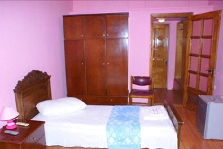 Room 8 of 42