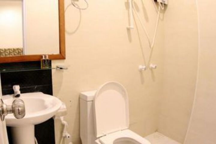 Room 4 of 26