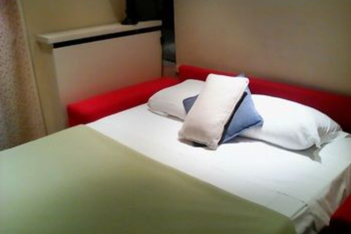 Room 32 of 71