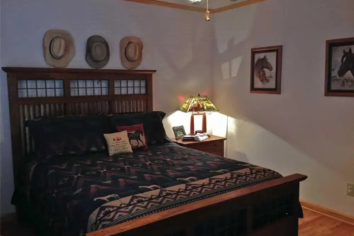 Room 6 of 20