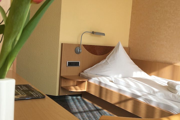 Room 4 of 64